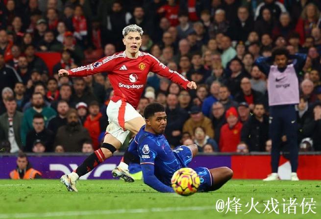 英超-盖耶击打队友染红霍尔建功 曼联0-1不敌埃弗顿 英超-盖耶击打队友染红霍尔建功 曼联0-1不敌埃弗顿